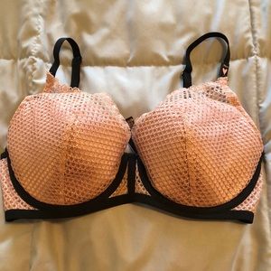Metallic pink lace Victoria’s Secret Fashion Bra NWT